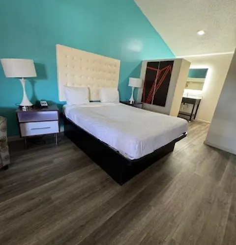 Howard Johnson by Wyndham Phoenix Airport/Downtown Area